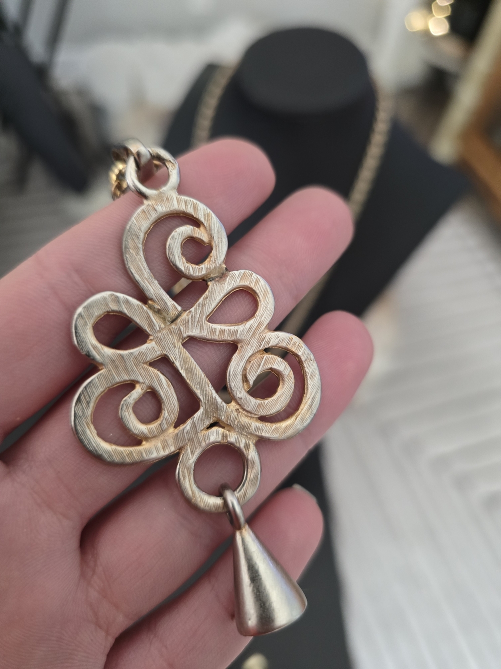 Vintage 1990s Casual Corner abstract scroll pendant necklace - Picture 7 of 11